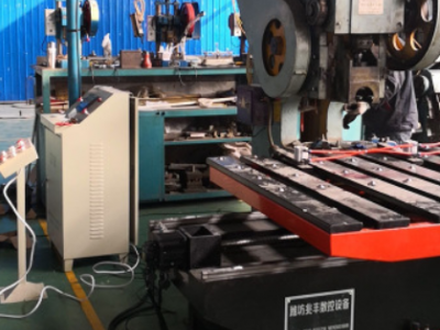 篩網沖壓數控沖床送料機 網孔板加工自動化設備 山東廠家供應