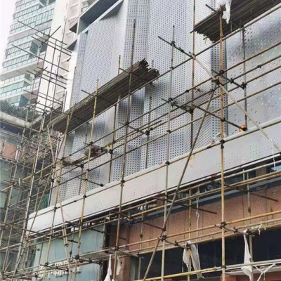 沖孔鋁幕墻批發  外墻沖孔鋁板加工  氟碳穿孔鋁板信譽好廠家