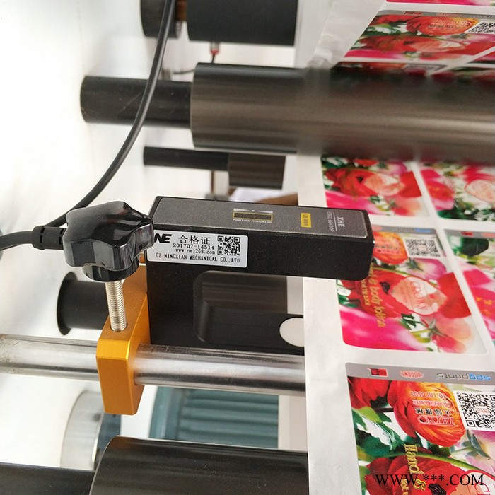 齊達(dá) 包郵臥式標(biāo)簽分條機 精密糾偏收料復(fù)卷標(biāo)簽分切機 不干膠分割機