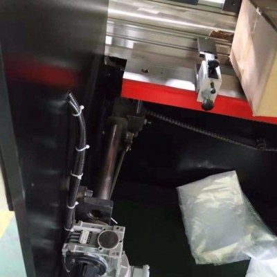 錦鍛QC12Y-16*3200 液壓剪板機   9成新數控剪板機