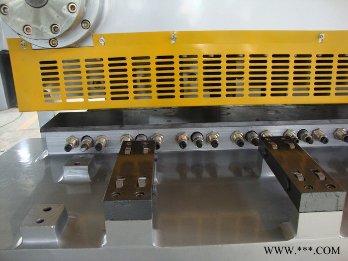 錦鍛Q11-3*1200 機械剪板機生產(chǎn)廠家