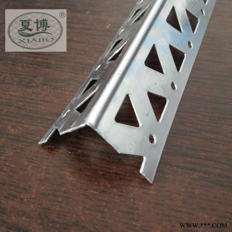 鋁板樓梯護(hù)角網(wǎng)廠家  鍍鋅樓梯踏步護(hù)角網(wǎng)價(jià)格  工地用金屬樓梯護(hù)角網(wǎng)現(xiàn)貨供應(yīng)
